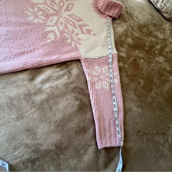 J. Crew Pink Cream Snowflake Turtleneck Holiday Oversized Cozy Sweater Women's L - Picture 10 of 10
